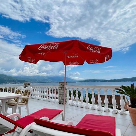 Aparthotel Family House With Pool & Sea View Bijela Exteriér fotografie