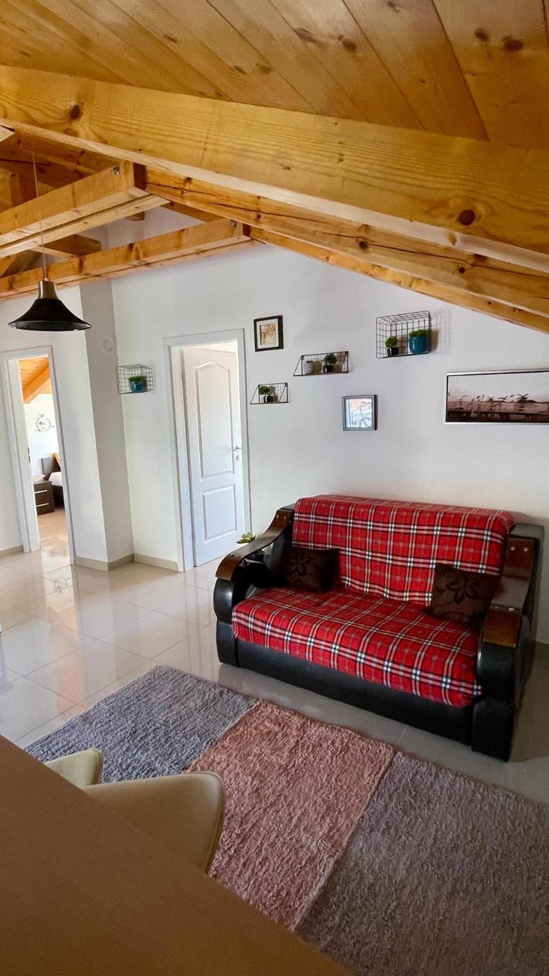 Aparthotel Family House With Pool & Sea View Bijela Exteriér fotografie