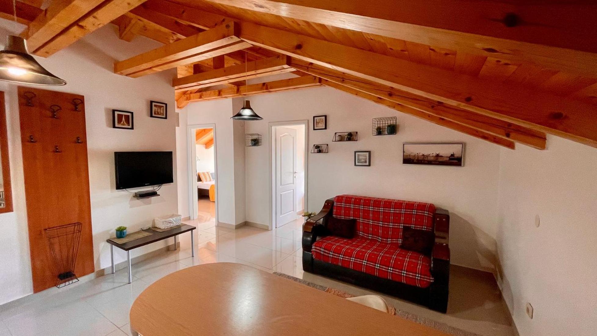 Aparthotel Family House With Pool & Sea View Bijela Exteriér fotografie