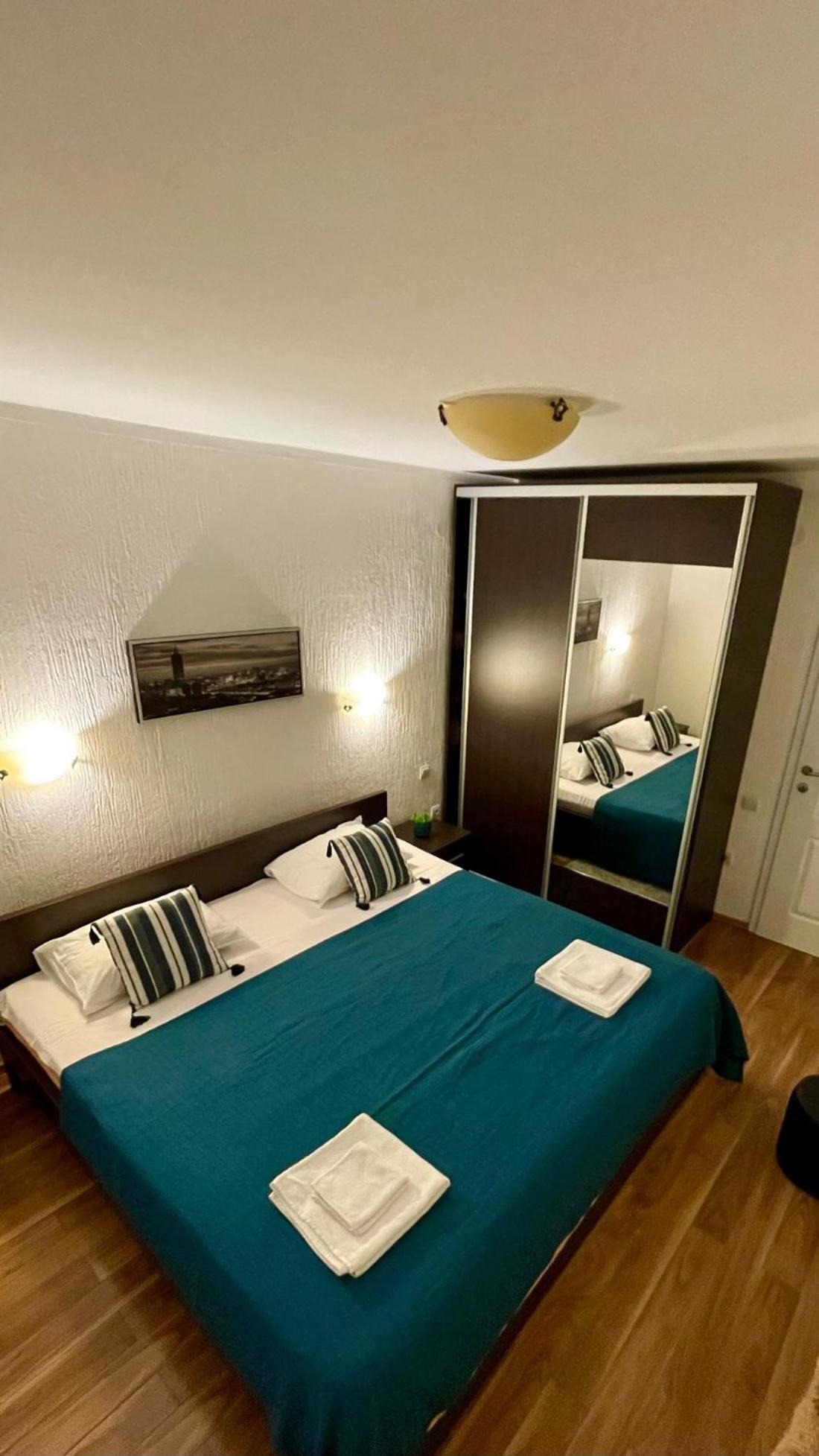 Aparthotel Family House With Pool & Sea View Bijela Exteriér fotografie